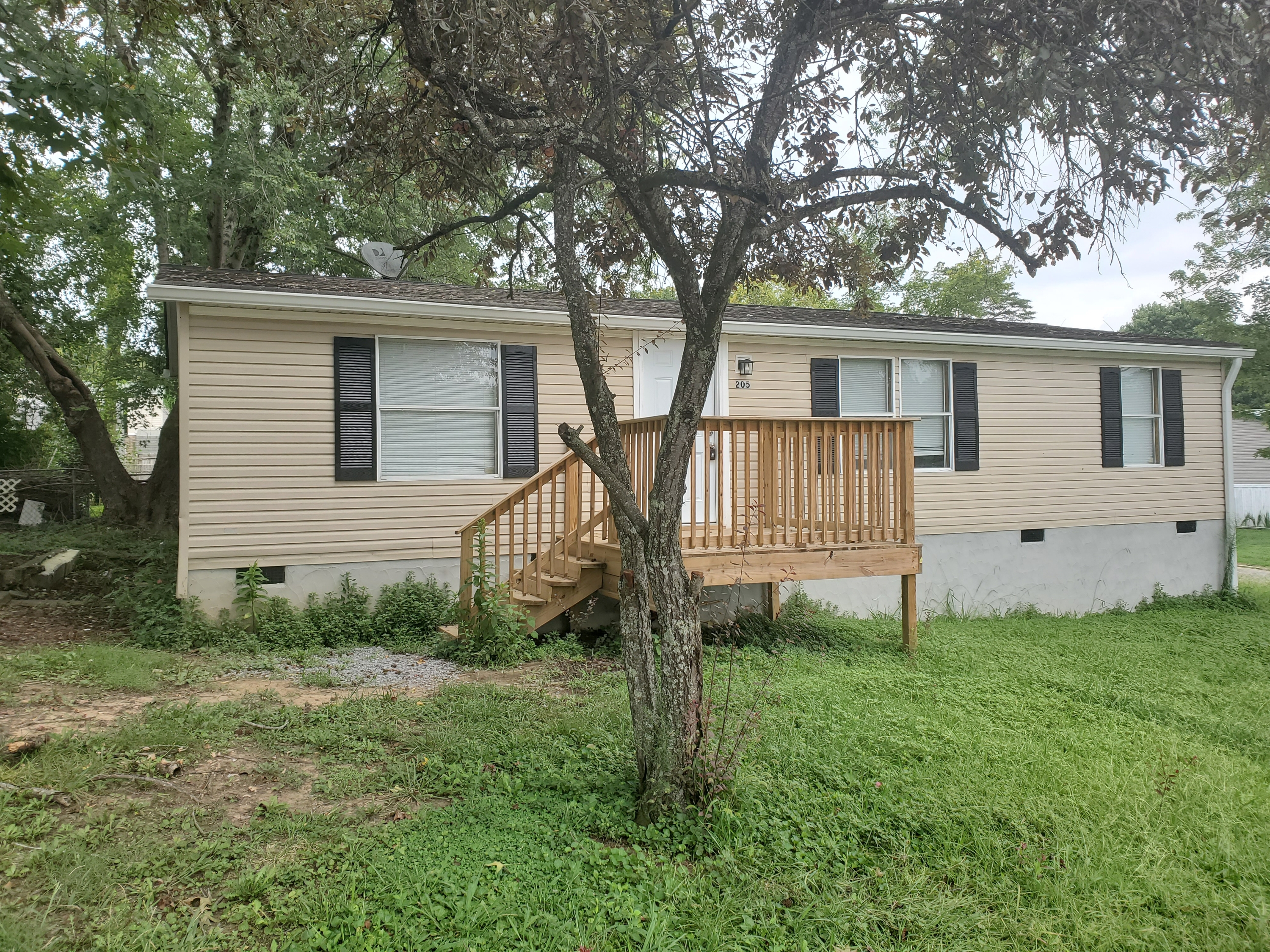 205 Royal St, Clinton, TN 37716